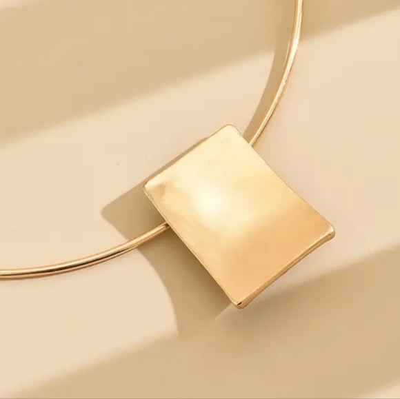 18 Carat Gold Plated Choker Necklace - Picture 4 of 5